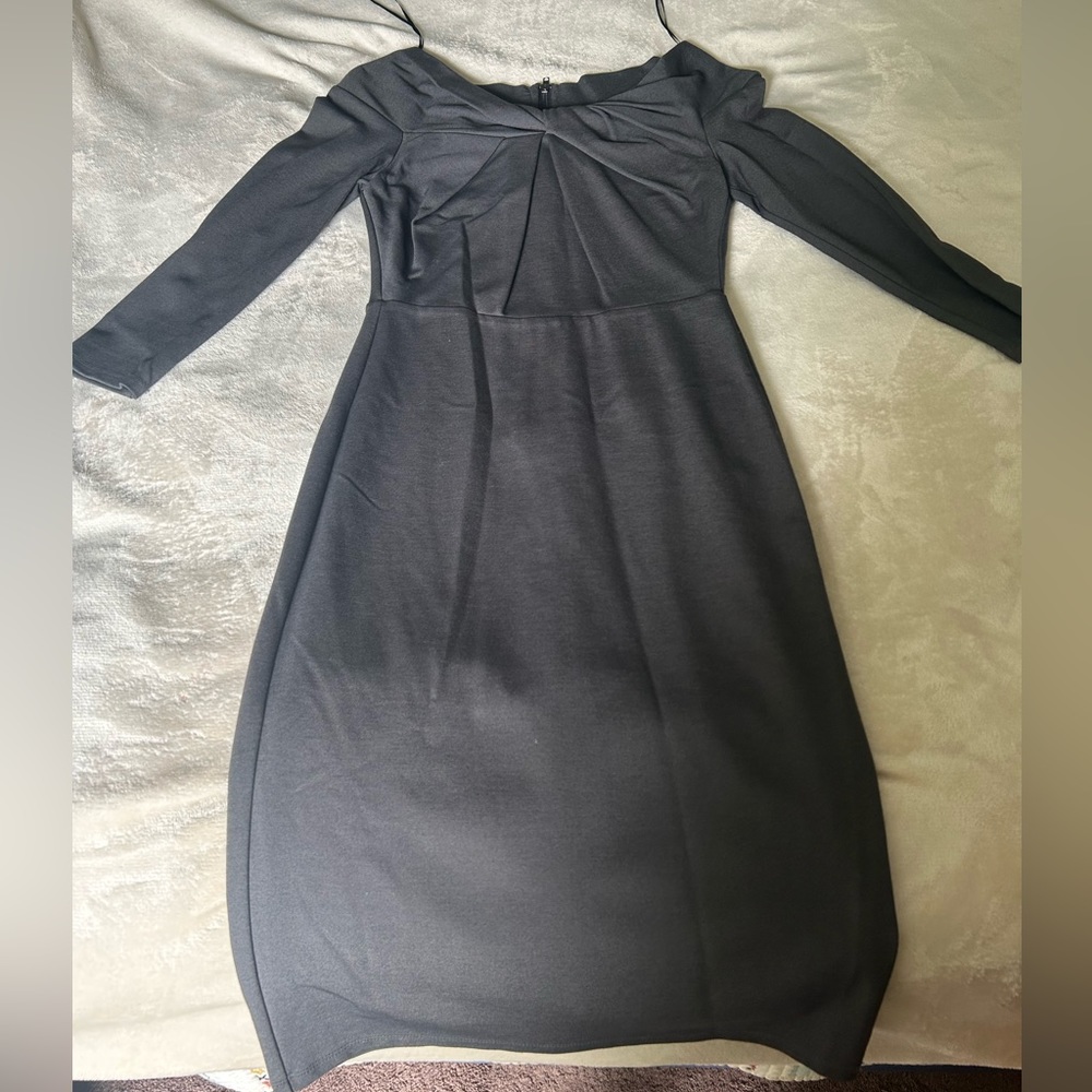 Fitted dress with twist neckline